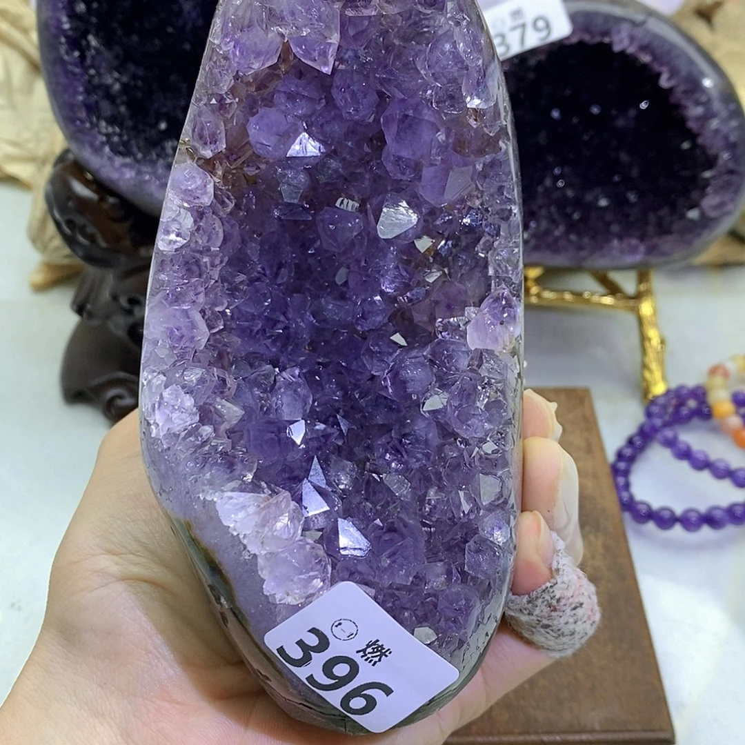 紫晶未镶嵌大型摆件（非配饰）