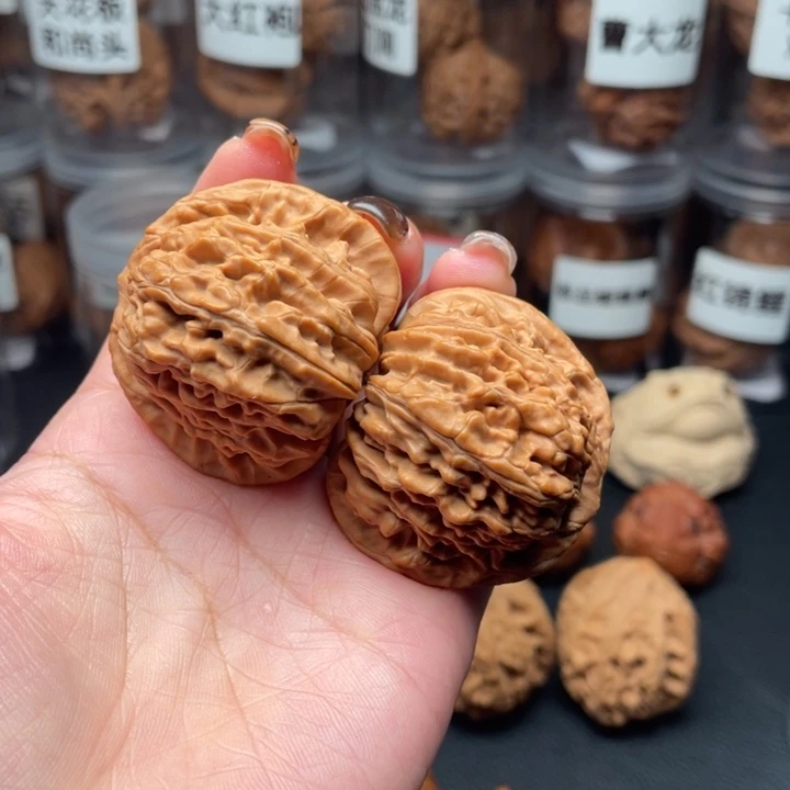 文***.文玩核桃吊坠四座楼