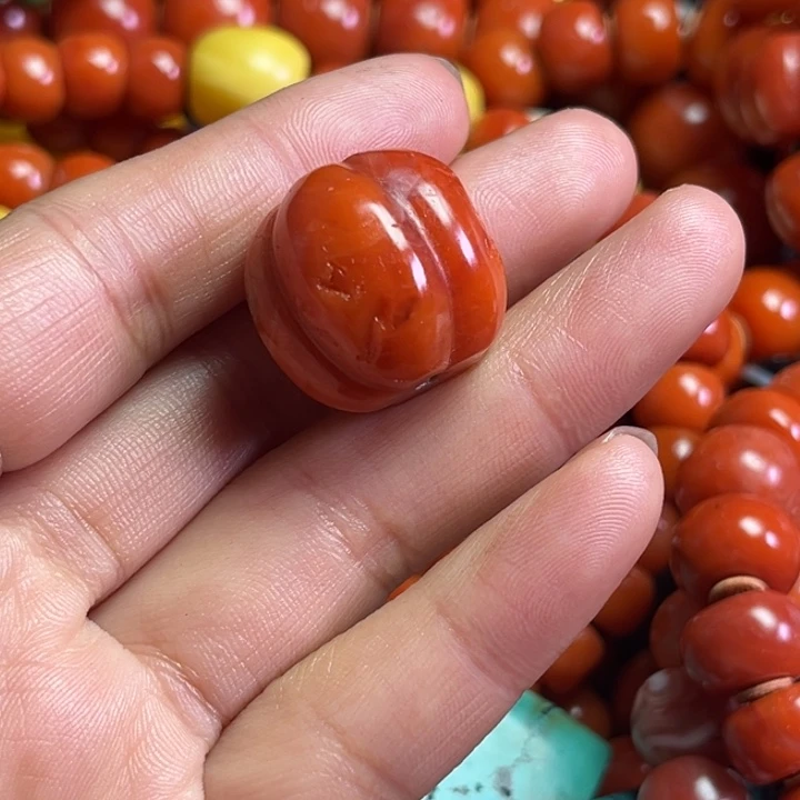 颈饰琉璃用***广琉璃…………..