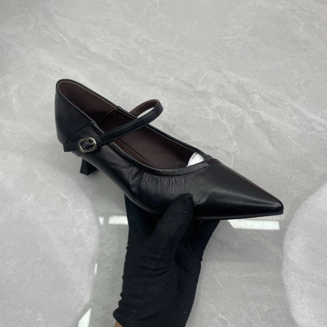 单鞋女（牛皮）3-177(孤品) f区39码