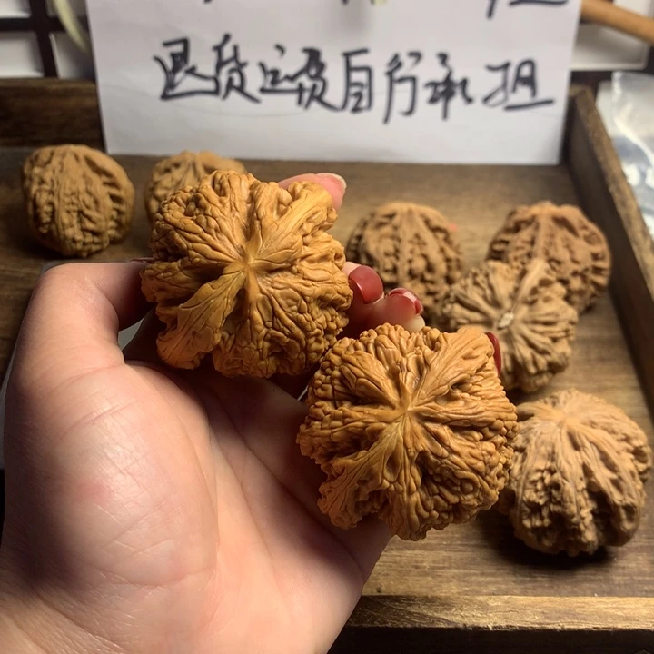 文玩核桃吊坠於*嘴粗筋