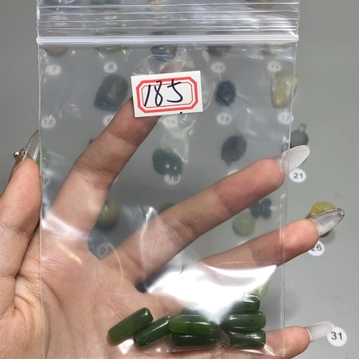 玛瑙/玉髓颈饰未镶嵌草***子