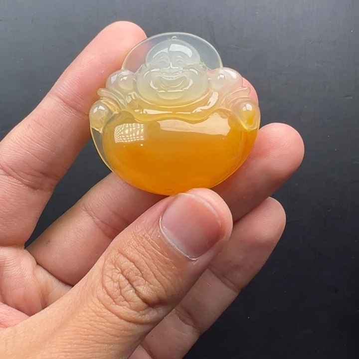 石英质玉（黄龙玉）未镶嵌颈饰