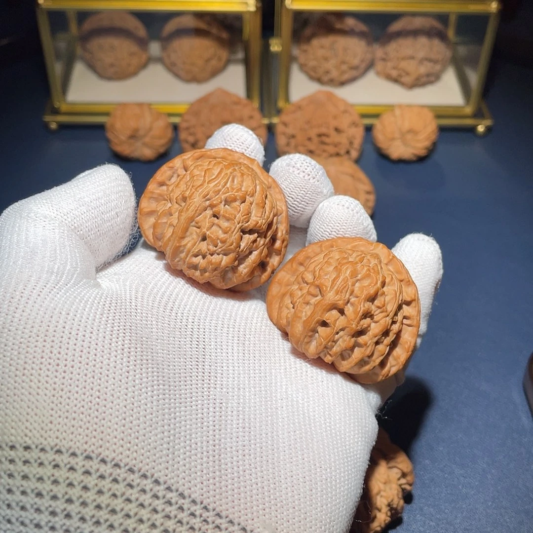 把件文玩核桃42三角白