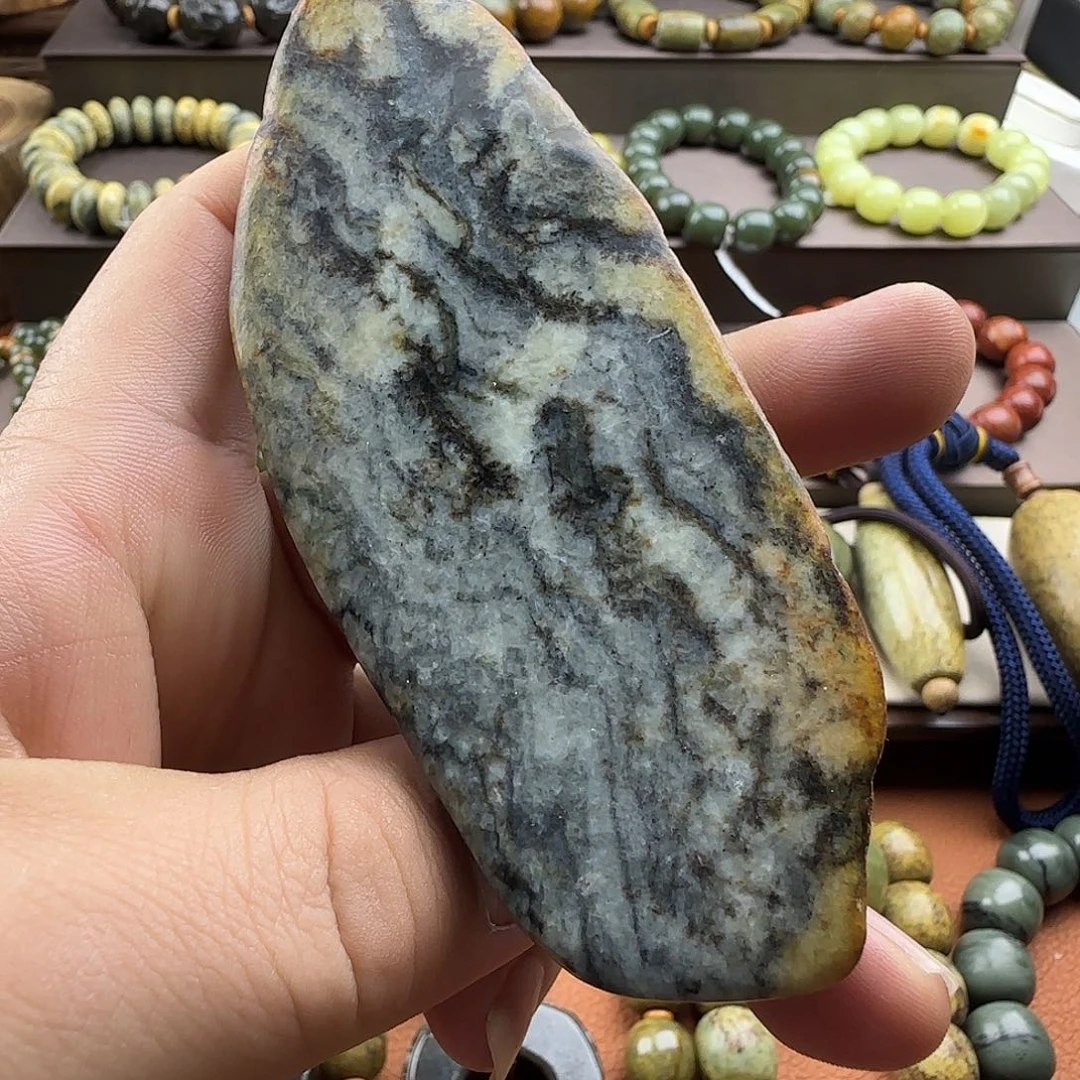 岫岩老玉（透闪石质玉）未镶嵌珠宝奇石