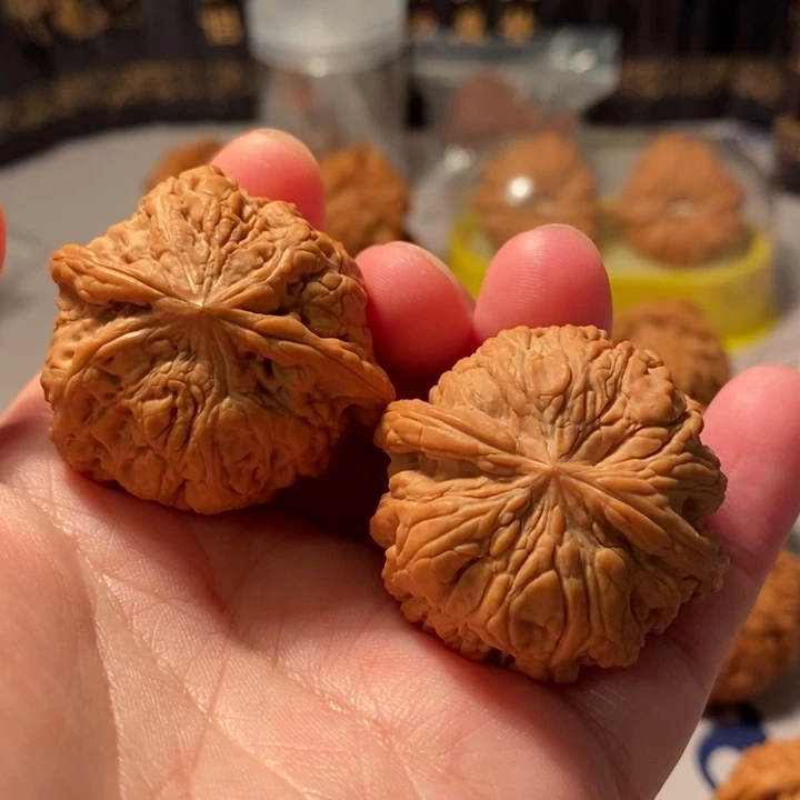 文玩核桃吊坠38.5麒麟墩