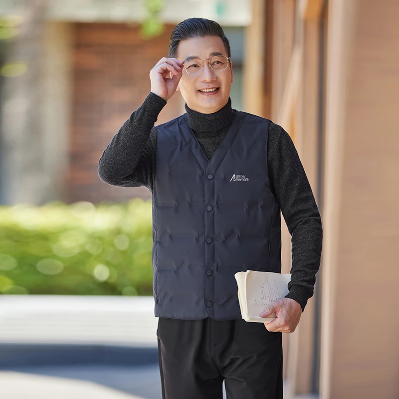 稻草人90白鸭绒时尚冬季男士羽绒马甲保暖加厚抗寒背心坎肩百搭