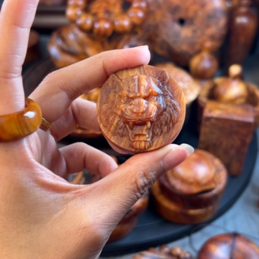 【闪购商品】松木(琥珀木)把件