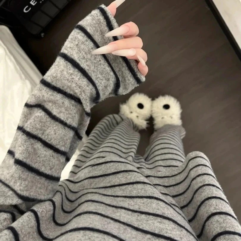 韩系简约灰色条纹德绒睡衣女秋冬季新款穿家居服套装