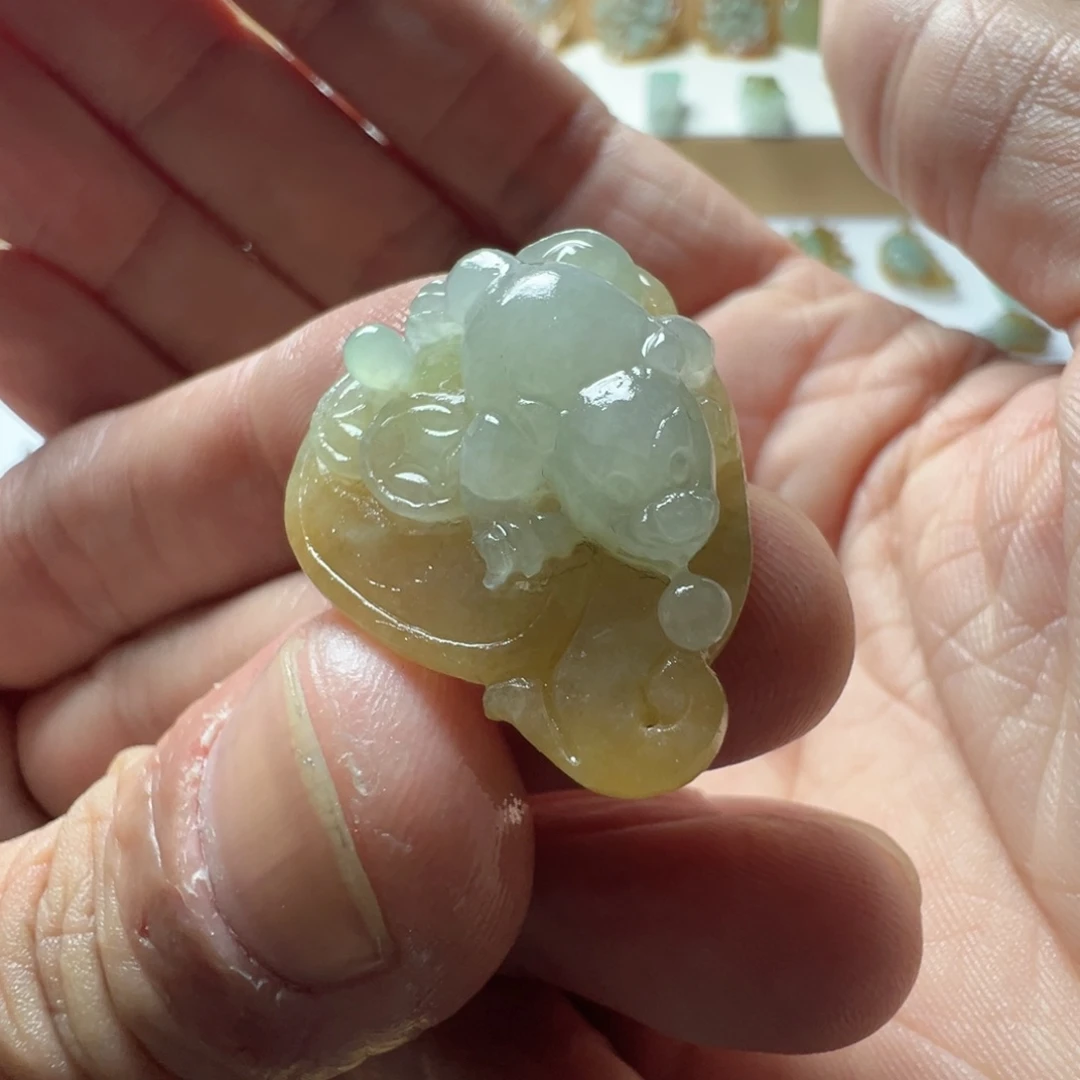 定制翡翠未镶嵌金蟾