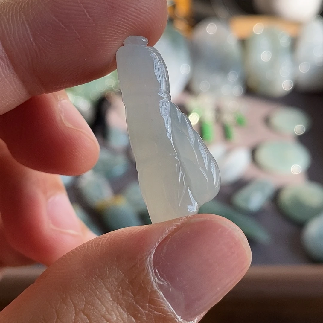 翡翠未镶嵌颈饰竹节