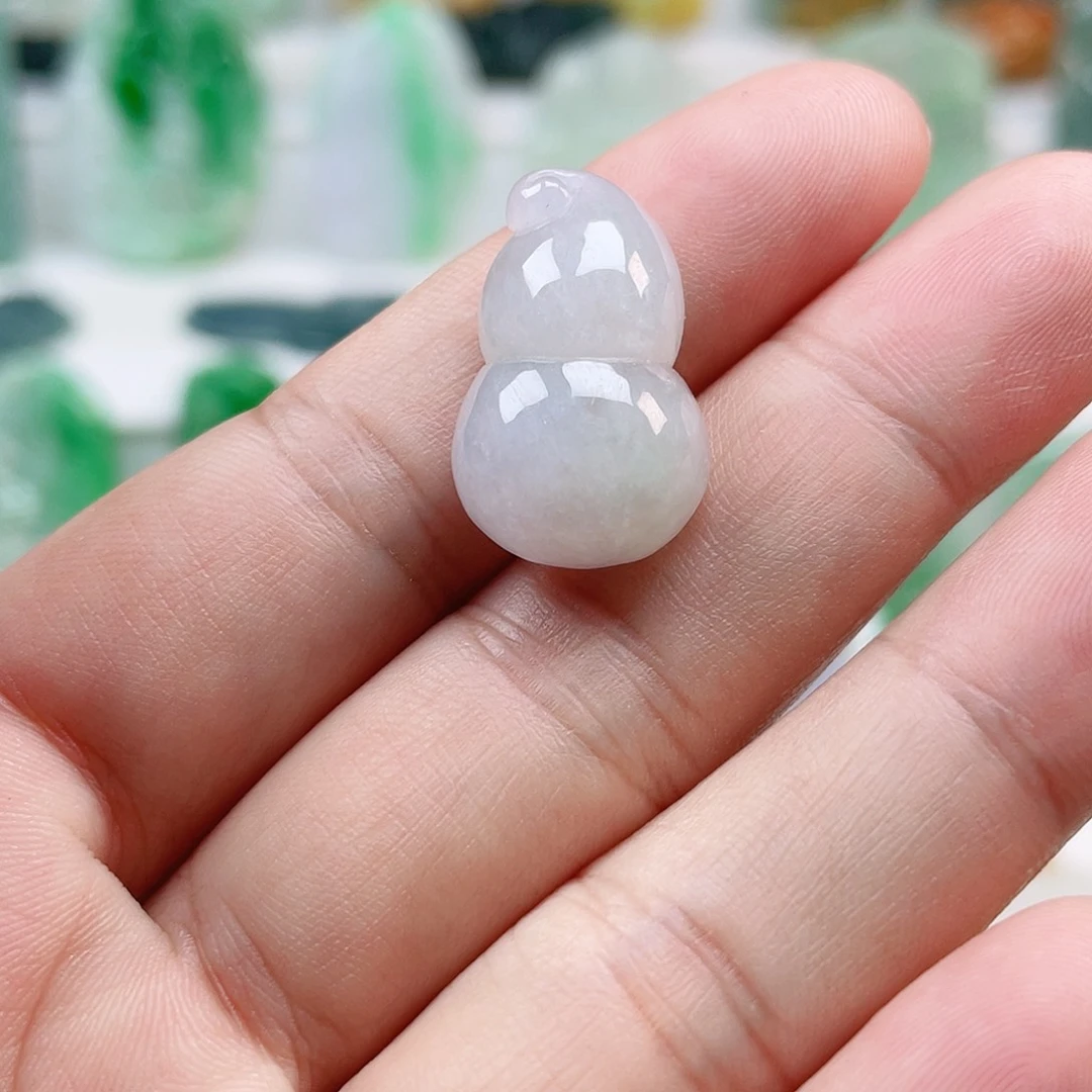 翡翠颈饰未镶嵌葫芦