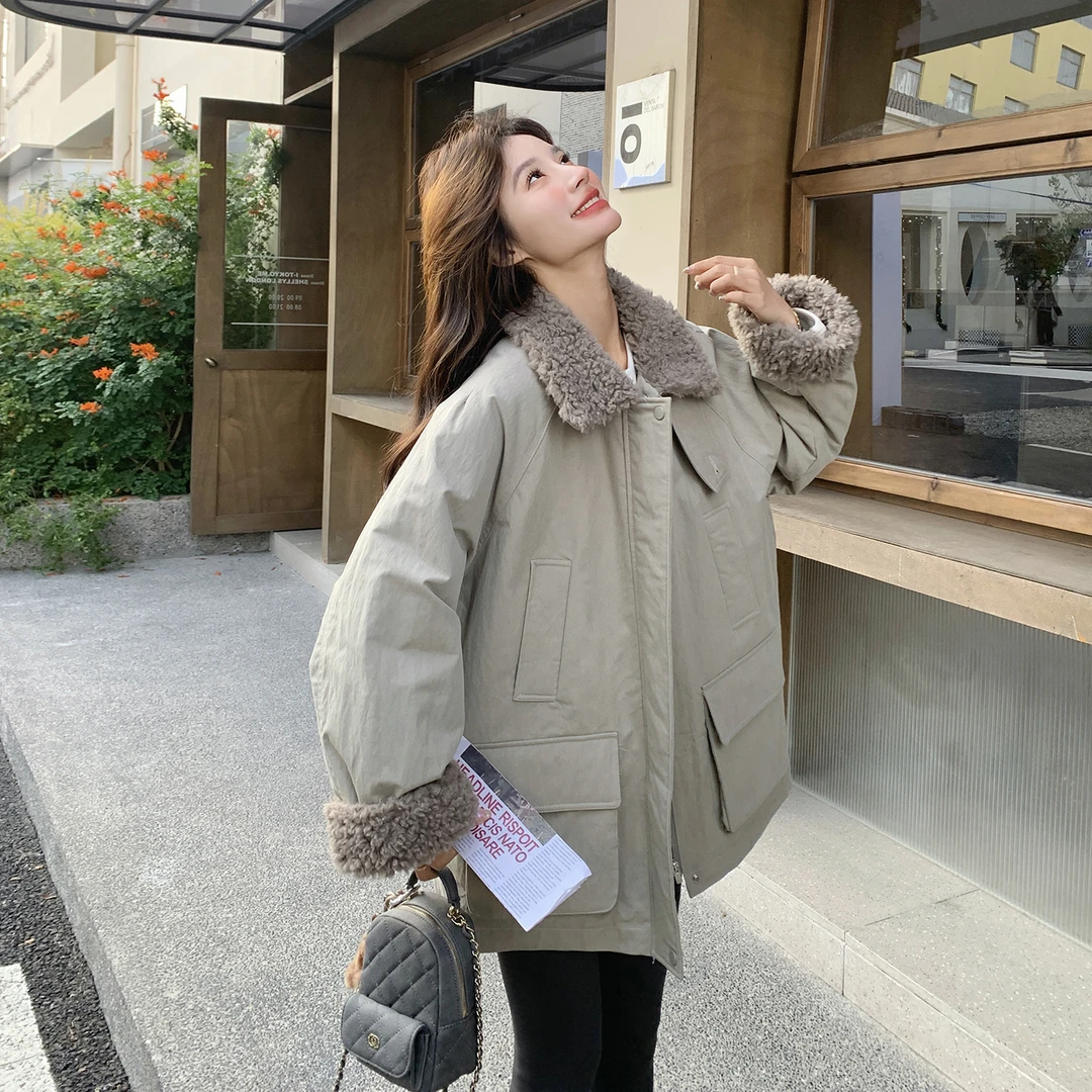 休闲巨好看羊羔毛领派克羽绒服女2025冬季新款中长款宽松保暖外套