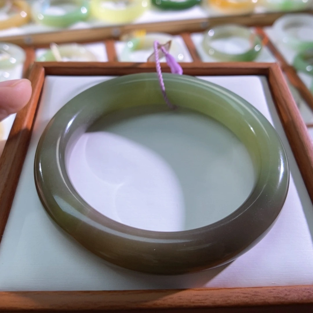 【闪购商品】未镶嵌手镯和田玉