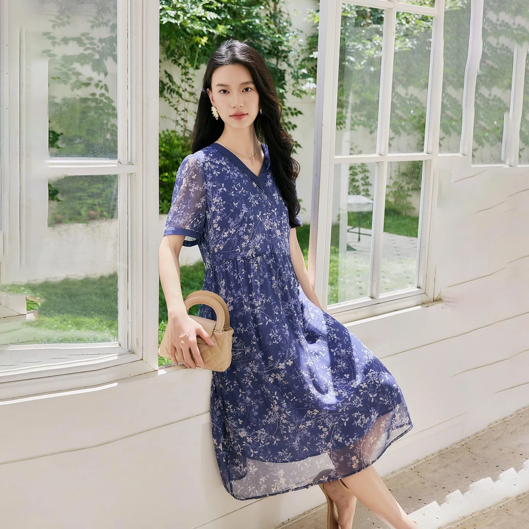 EKNR碎花真丝连衣裙女2025夏季新款V领印花短袖收腰显瘦桑蚕丝裙