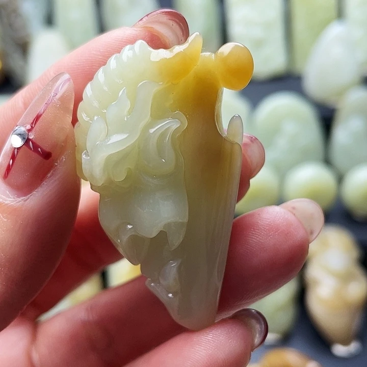 和田玉（糖玉）未镶嵌颈饰