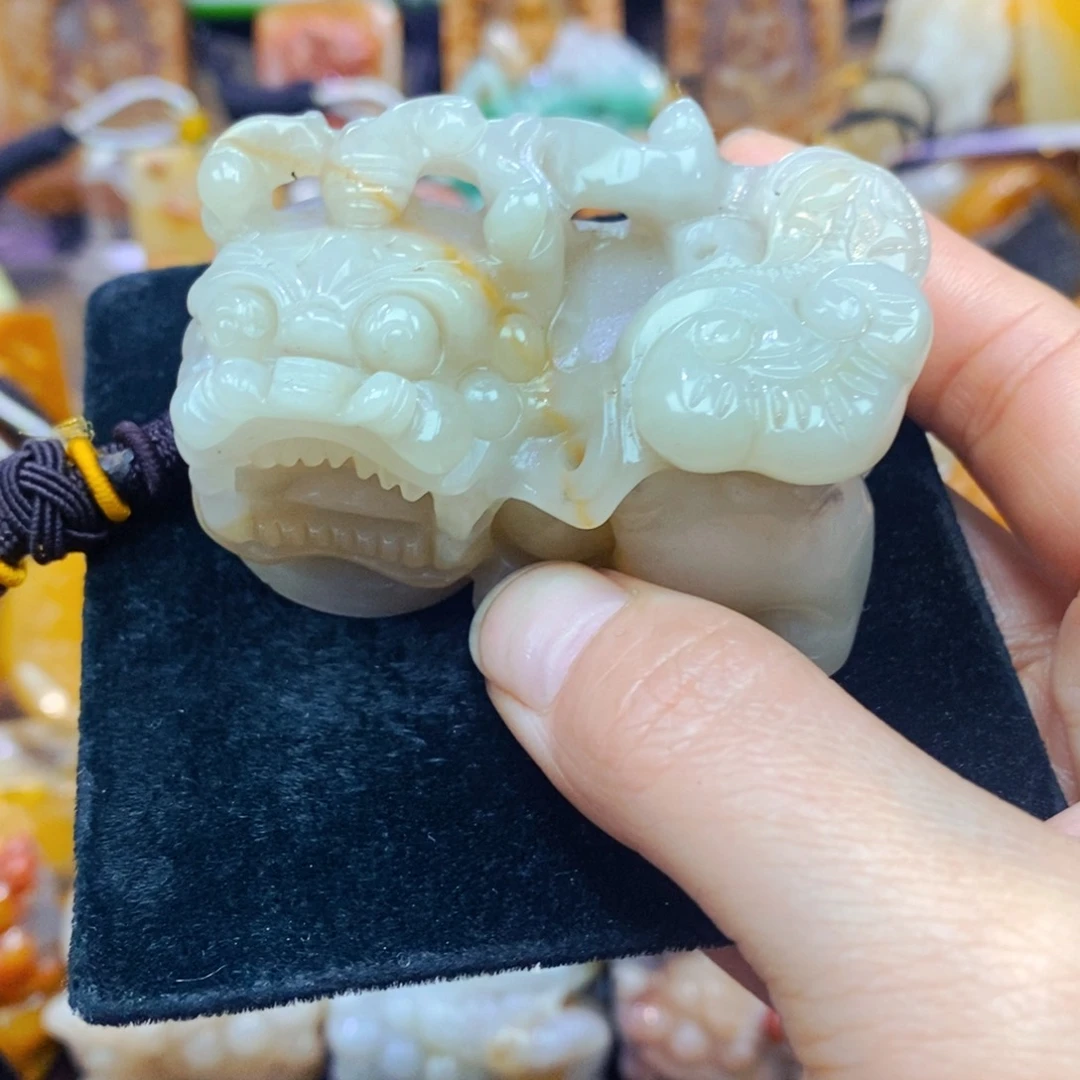 未镶嵌石英质玉（黄龙玉）吊坠(不含链)