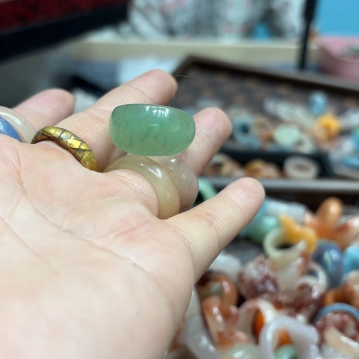 蓝***色石英岩玉合金颈饰