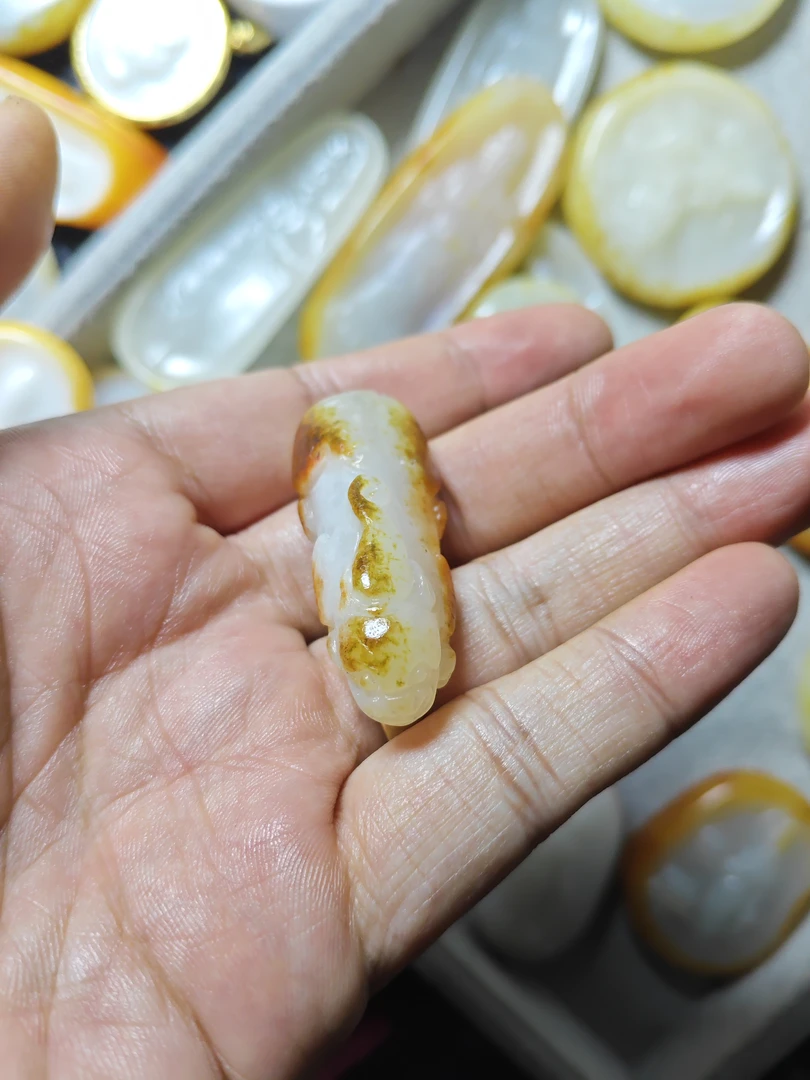 和田玉精品挂件立体貔貅