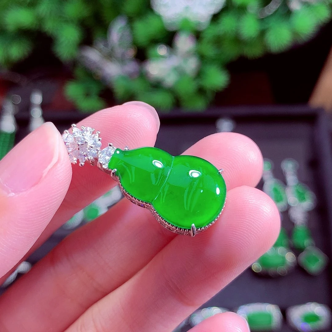 颈饰未镶嵌翡翠天然