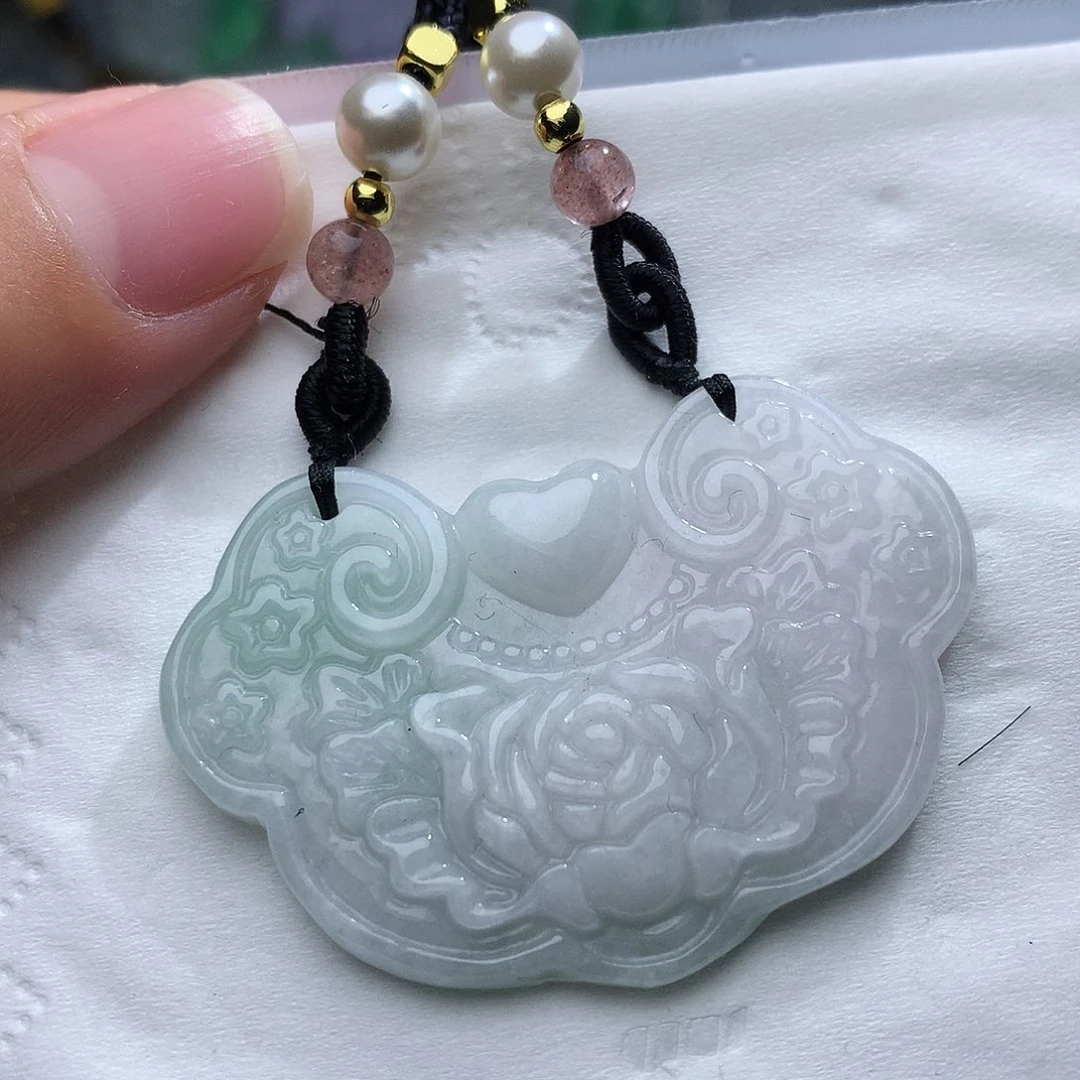 翡翠未镶嵌颈饰15