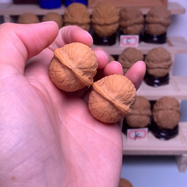 文玩核桃把件55富贵包28尺