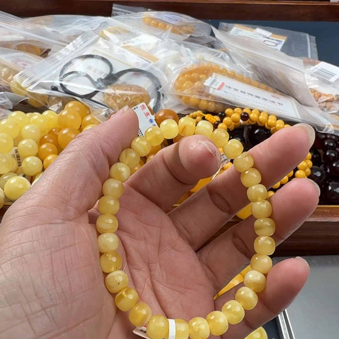 未镶嵌琥珀珠宝奇石