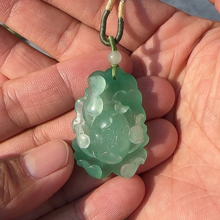 石英质玉颈饰未镶嵌