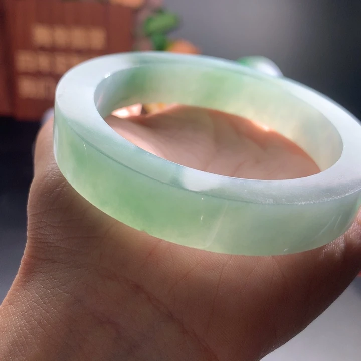 未镶嵌手镯定制翡翠