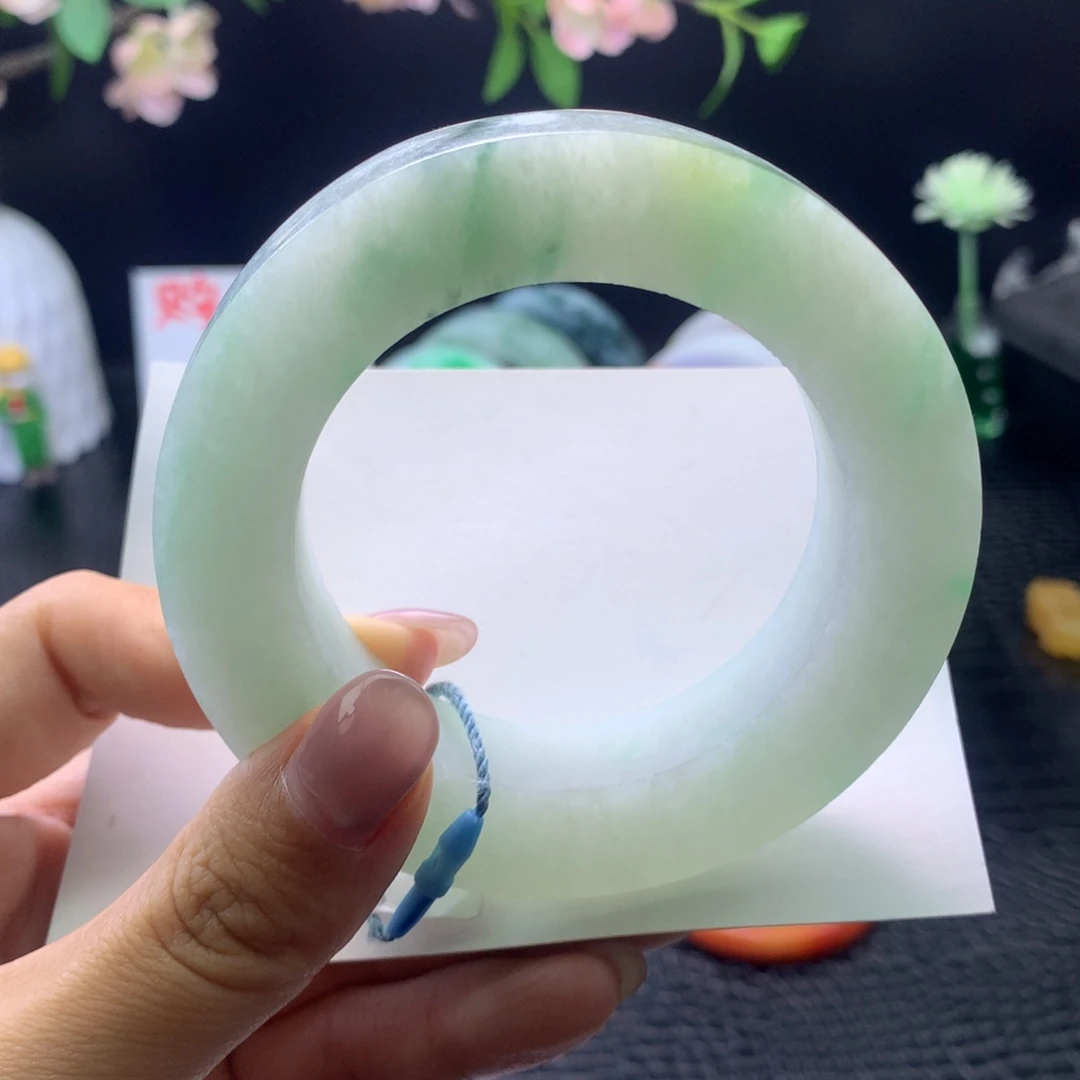 定制翡翠未镶嵌手镯