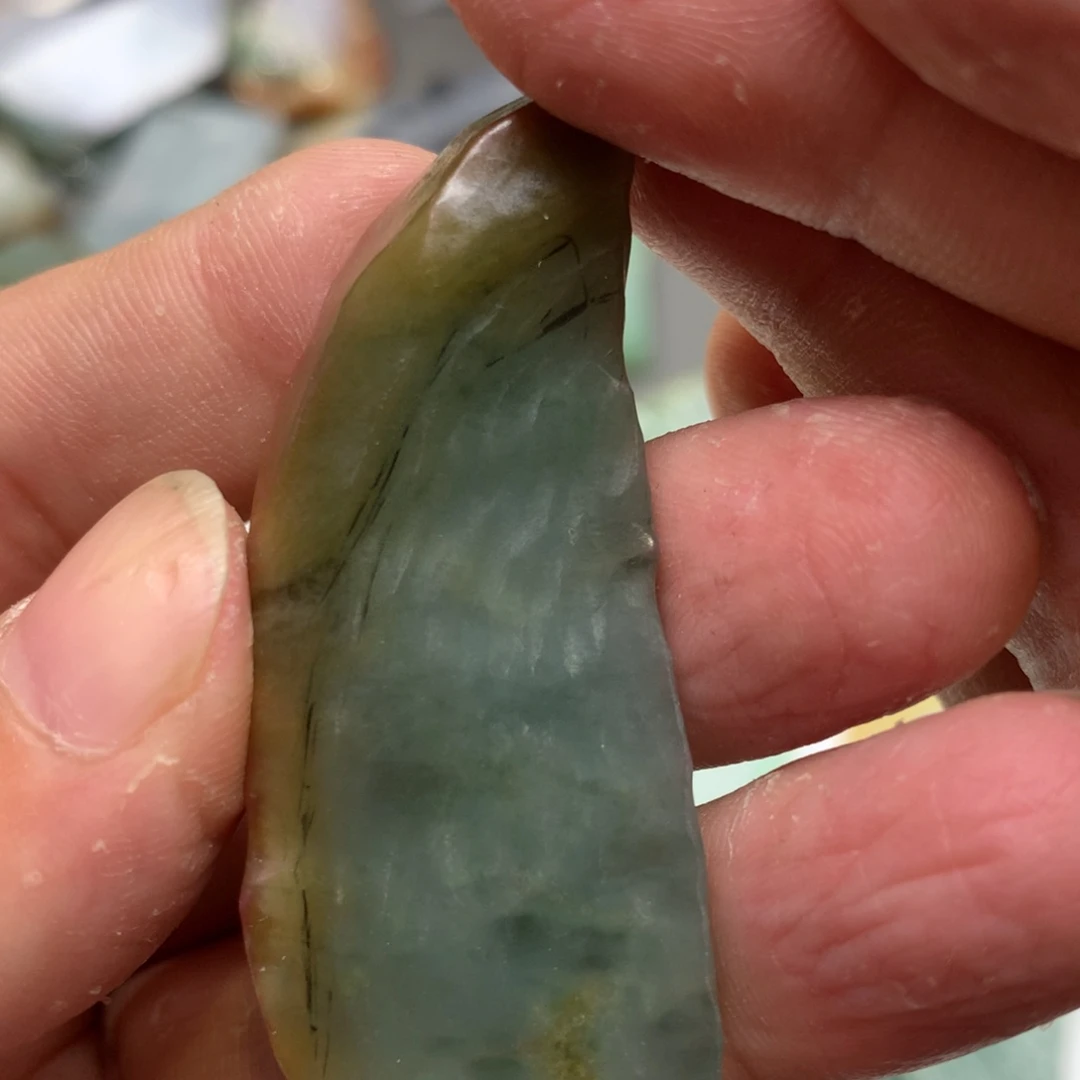 翡翠颈饰未镶嵌翡翠