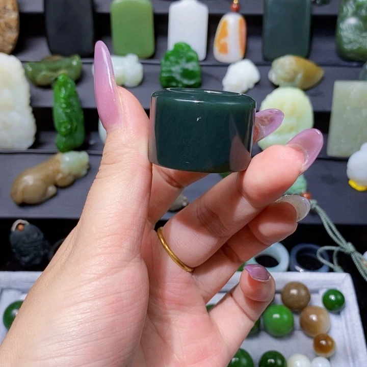 和田玉未镶嵌颈饰慕**凡