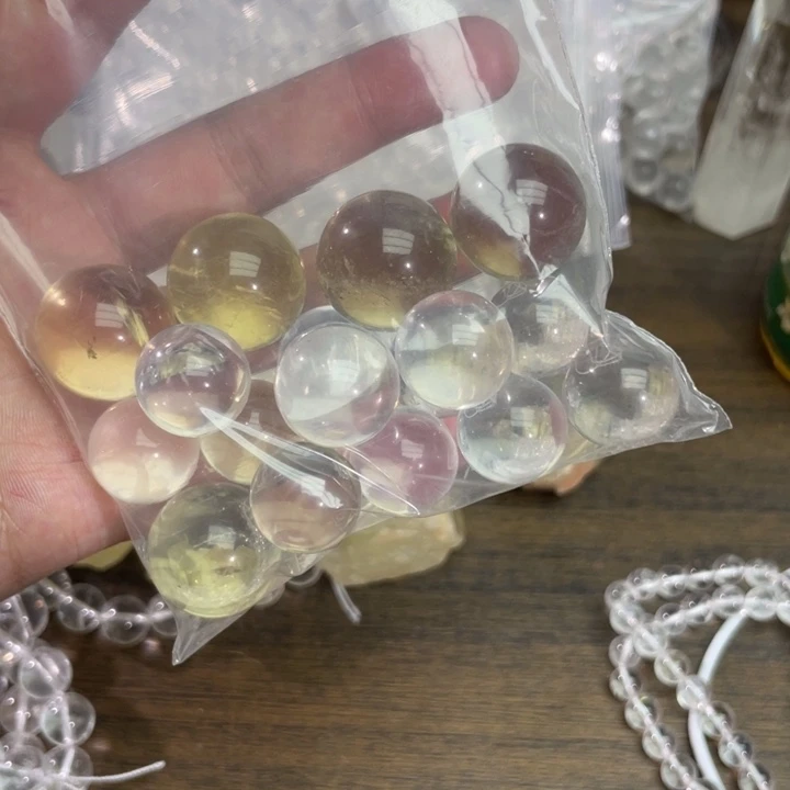 天然水晶球水晶柱未镶嵌水晶行****人