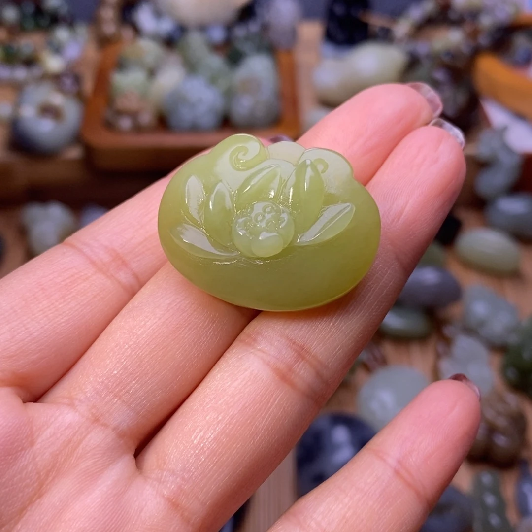 颈饰未镶嵌和田玉其*