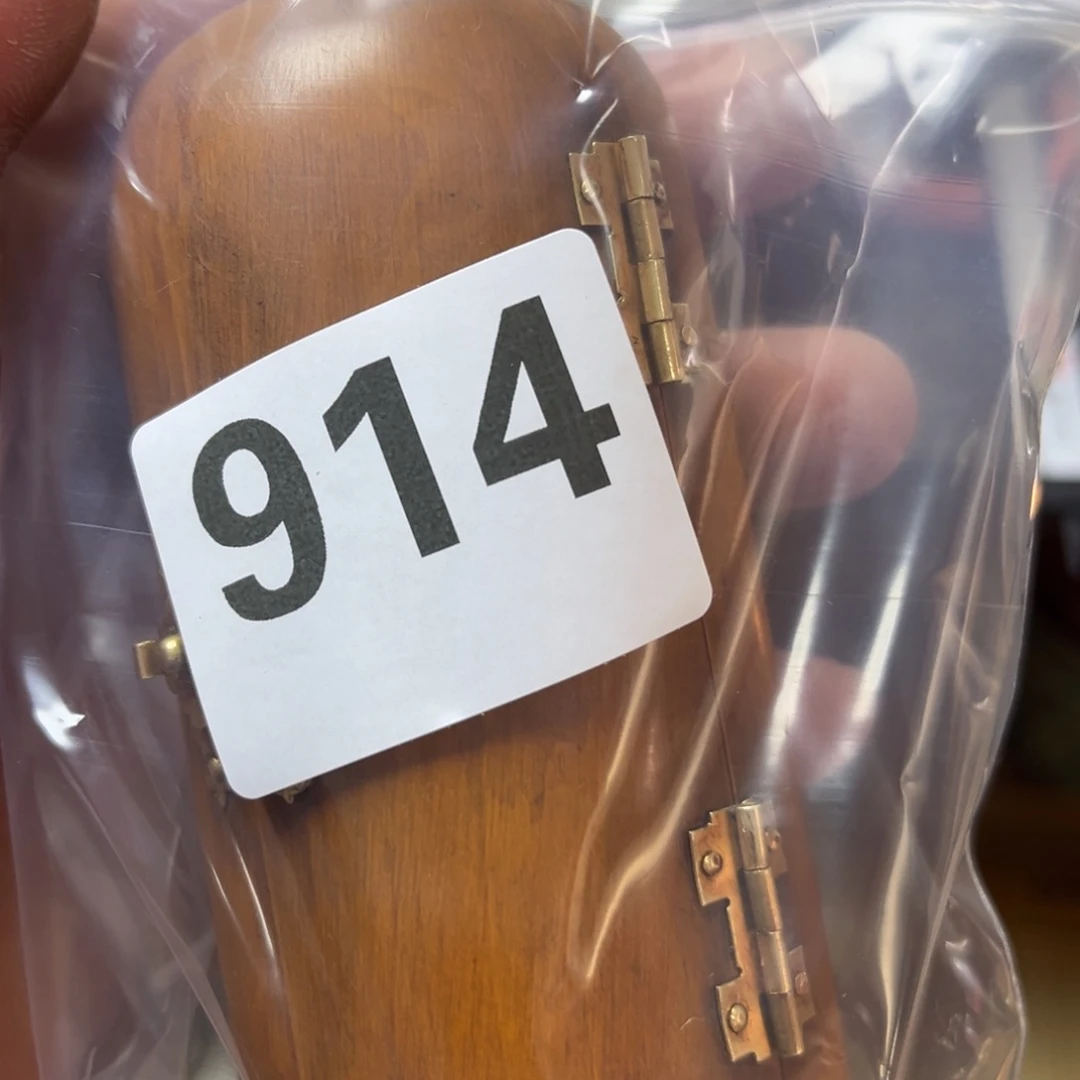 世***河大叶紫檀（黑酸枝木类）