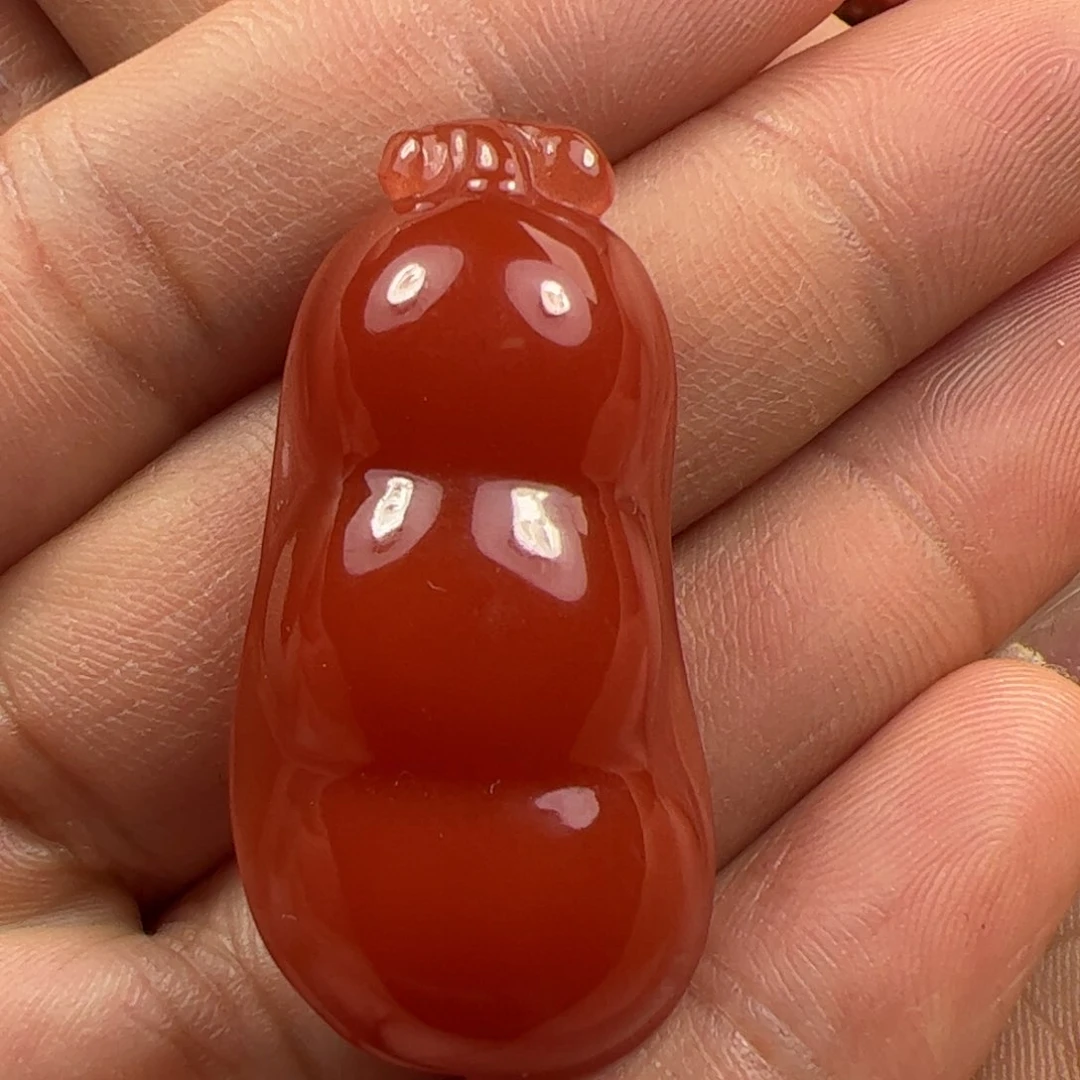 南红玛瑙吊坠未镶嵌