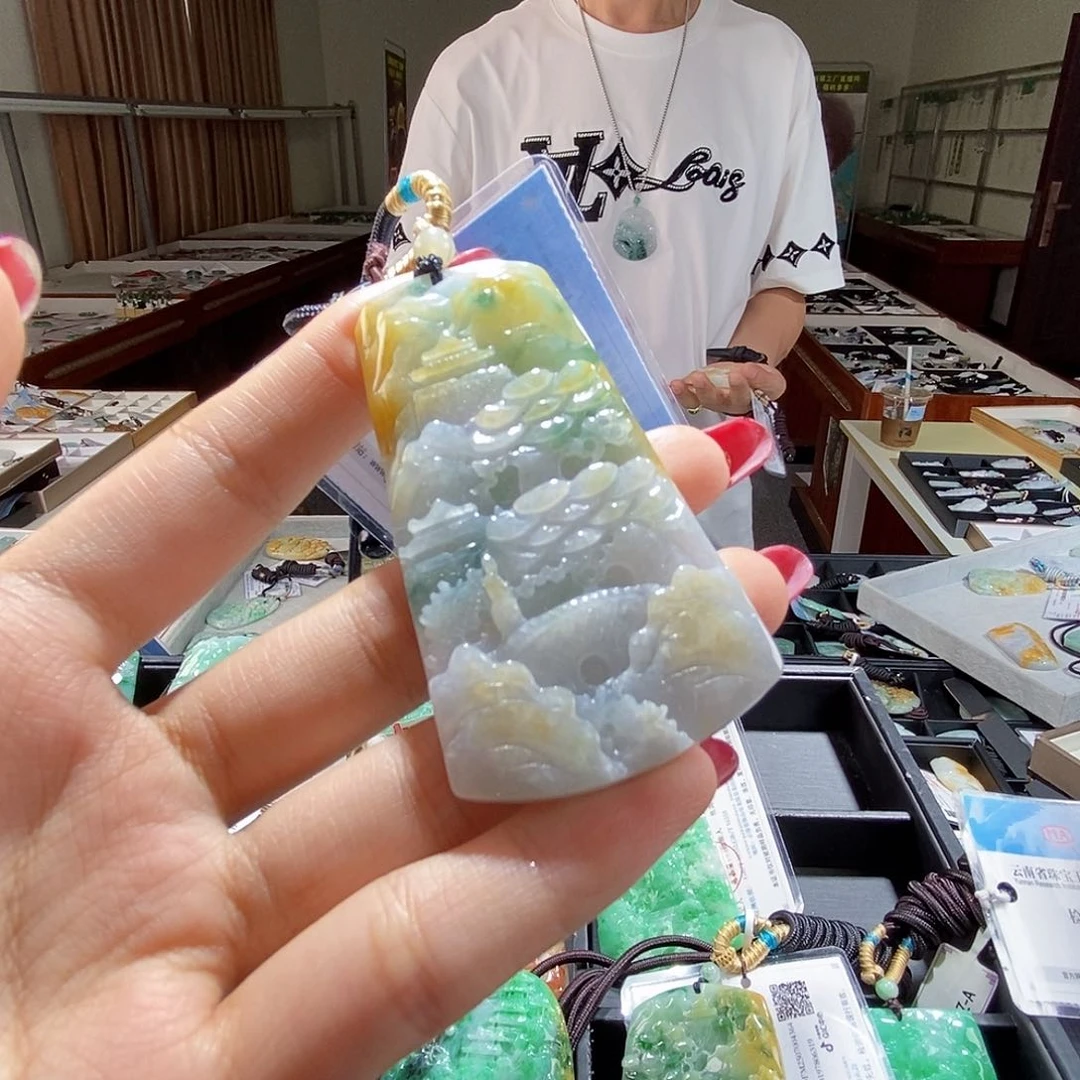 翡翠未镶嵌颈饰翡翠