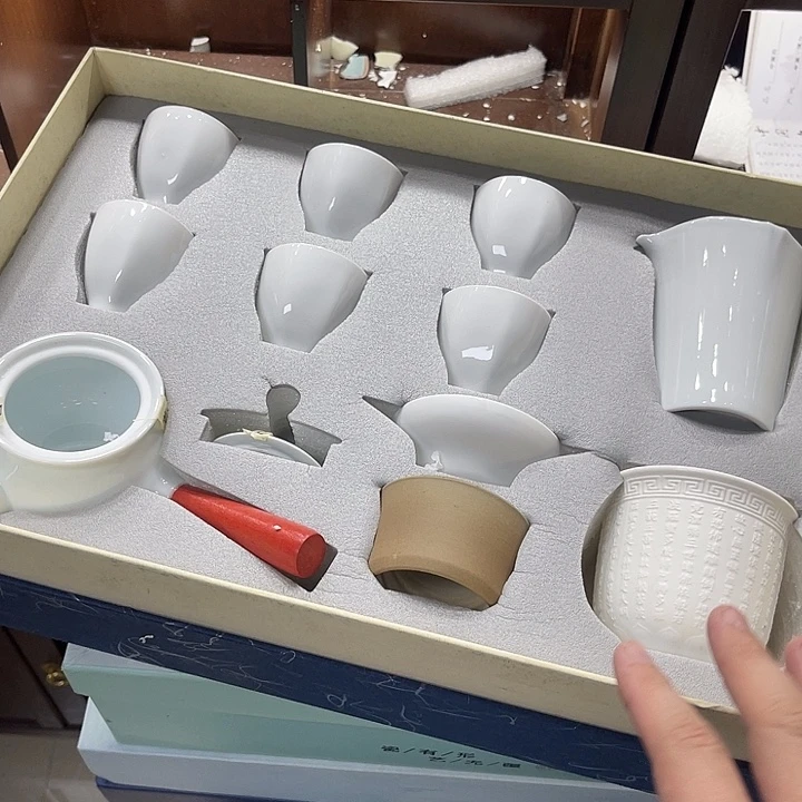 孤品茶具套装等。