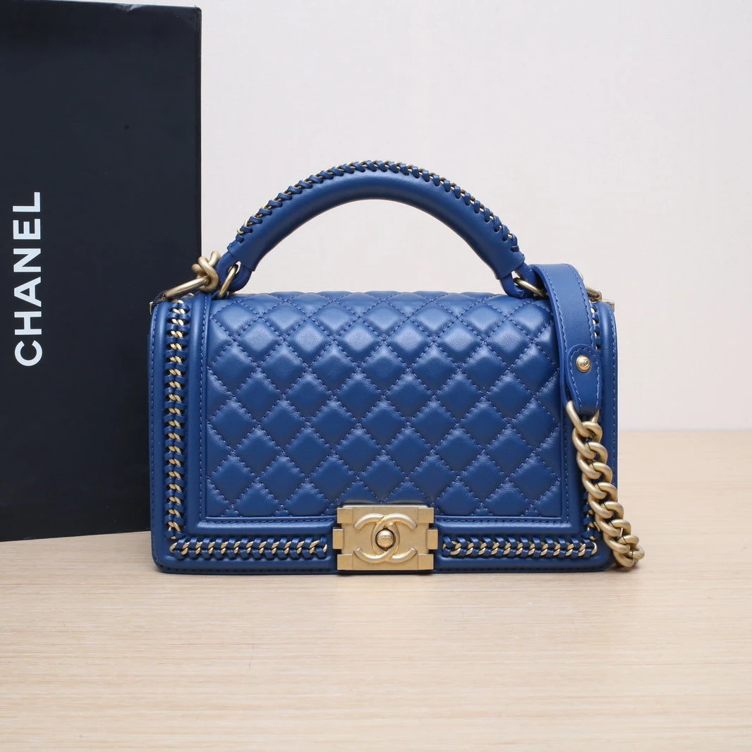 95新 Chanel/香奈儿 【娇】Leboy 中号 蓝 24开萨尔茨堡