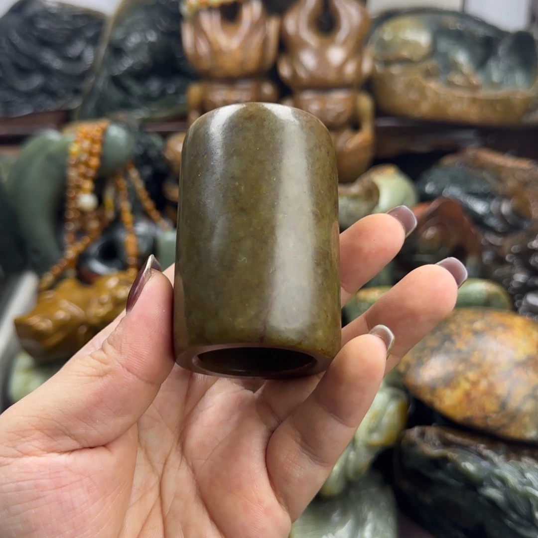 透闪石质玉未镶嵌珠宝奇石
