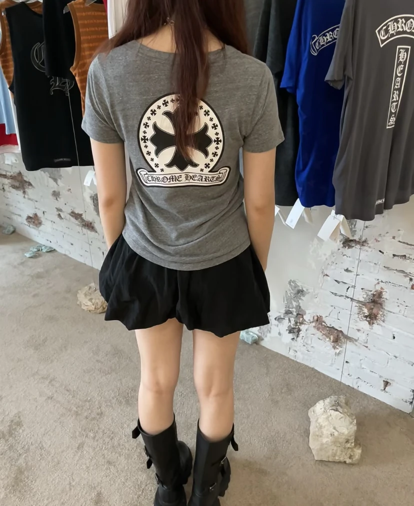 GXW2025SS 十字印花V领短袖T恤