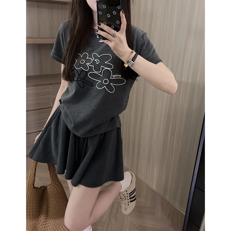 哺乳期短袖t恤女夏季韩版时尚休闲宽松圆领绣花半袖产后喂奶上衣