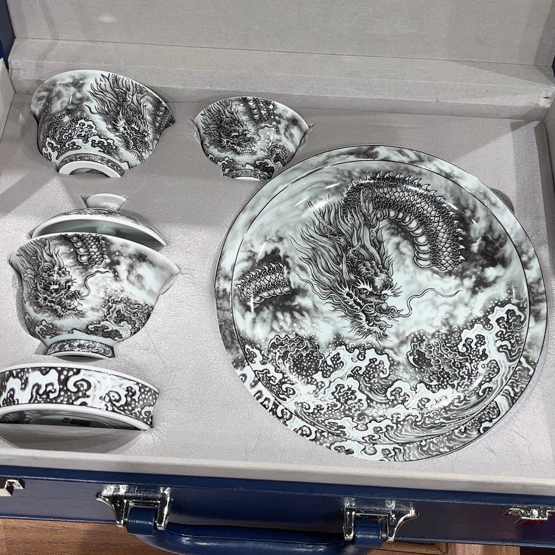 瓷片景德镇瓷器精品陈列