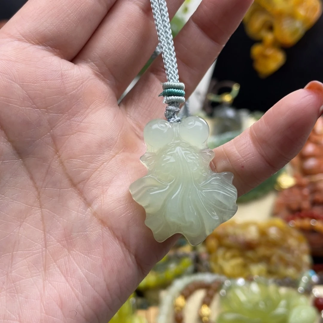 未镶嵌蛇纹石玉颈饰