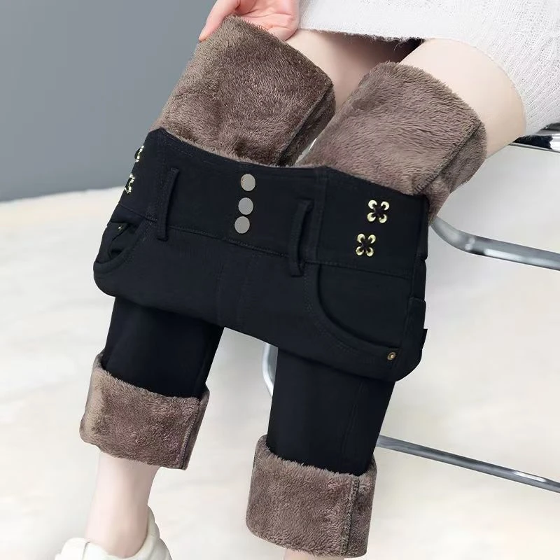 冬季加绒加厚微喇叭牛仔裤子女士高腰显瘦百搭弹力遮肉保暖小黑裤