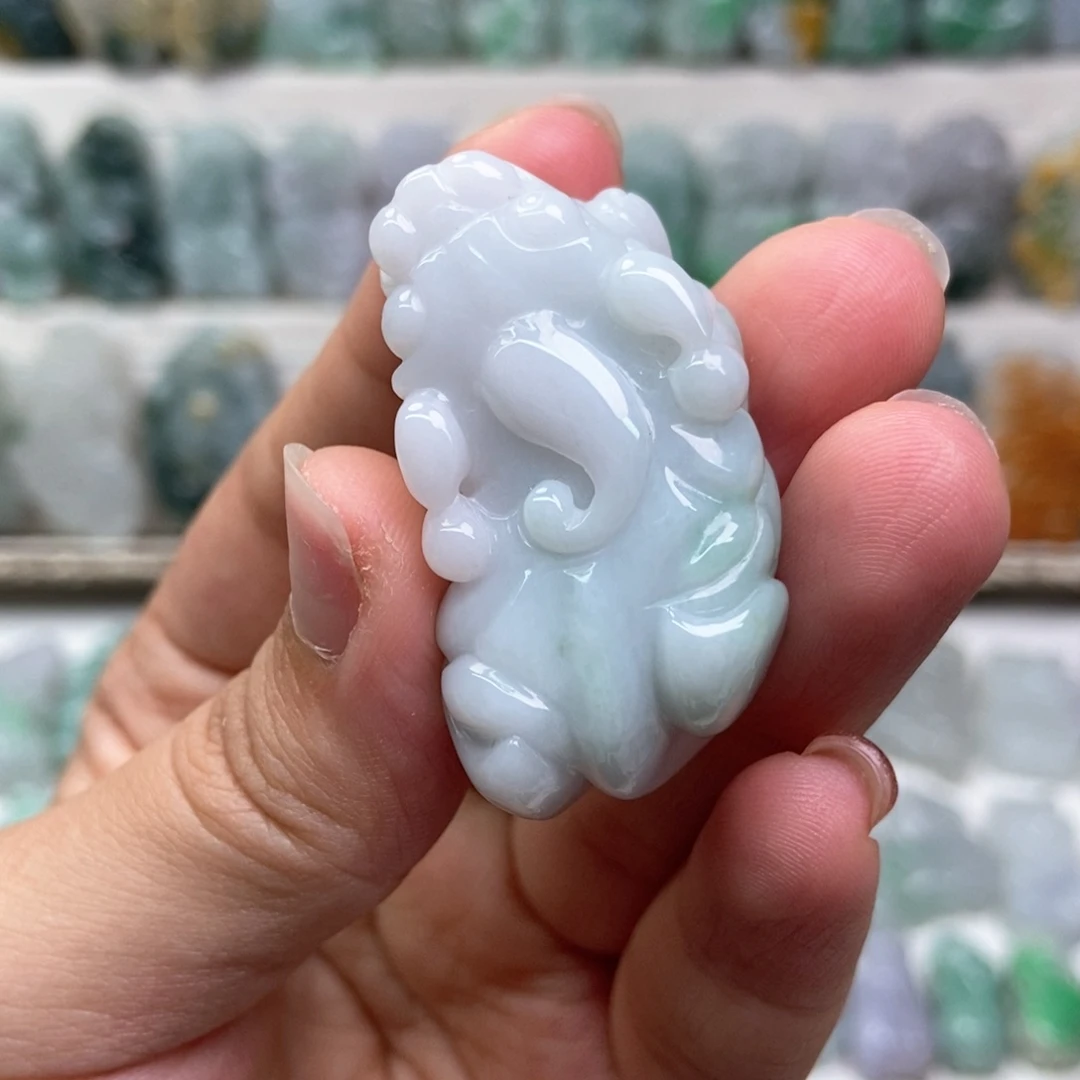 翡翠未镶嵌吊坠(赠链)口含珠