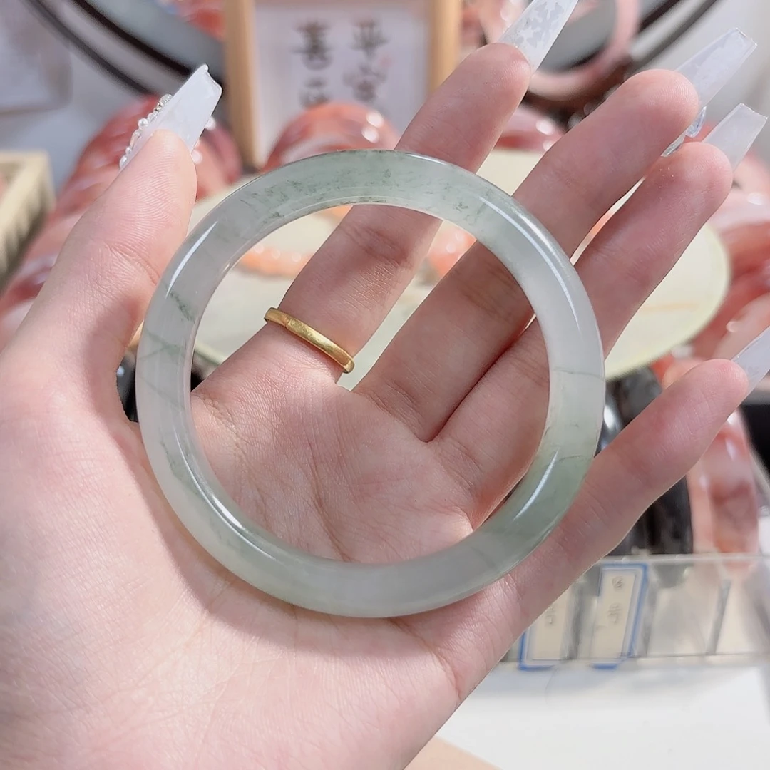 石英质玉手镯未镶嵌精****行