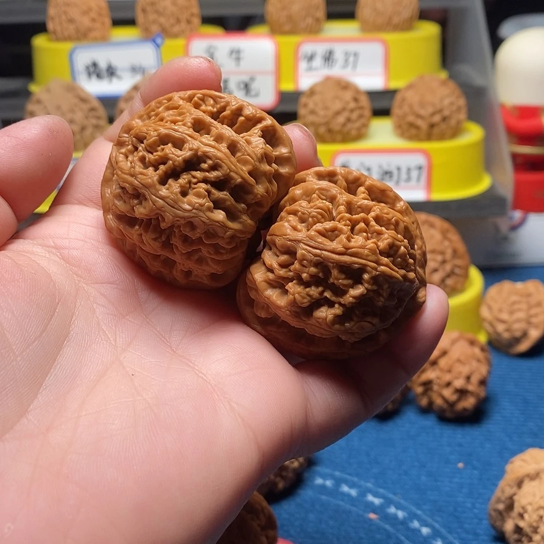 文玩核桃吊坠粗筋