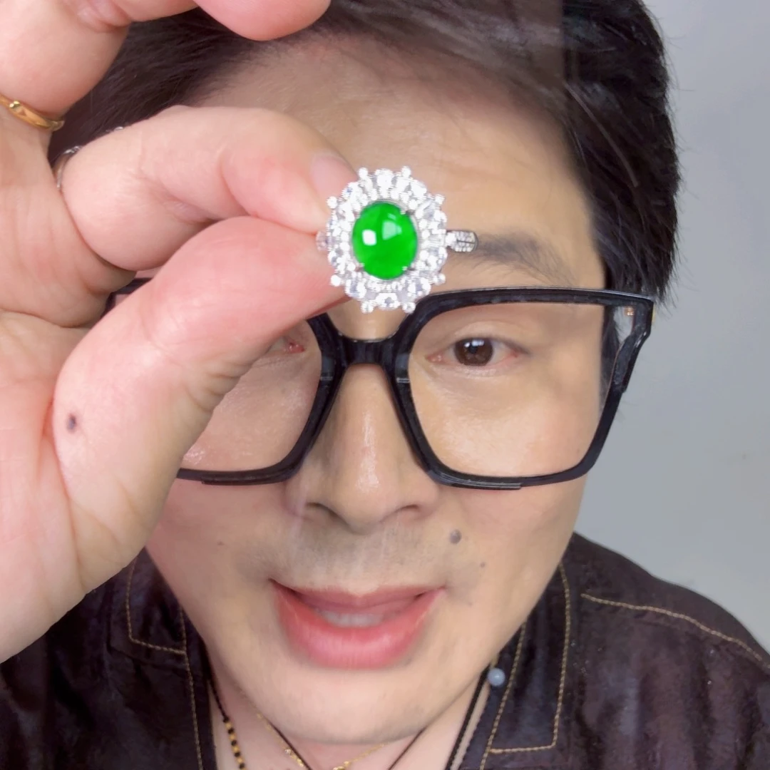 颈饰未镶嵌翡翠一件
