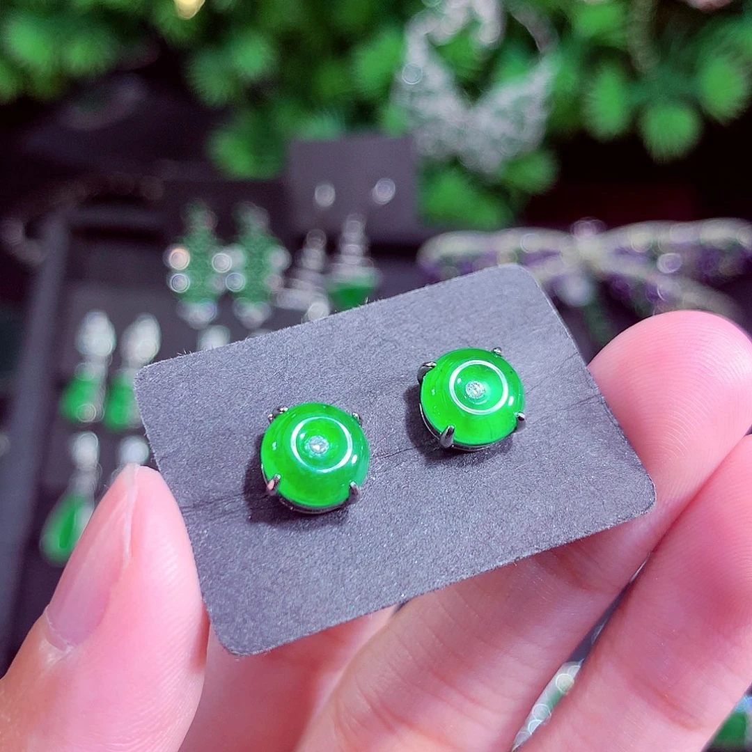 颈饰未镶嵌翡翠天然